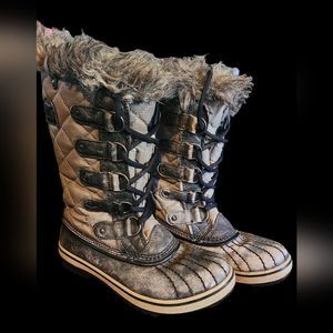 Sorel Joan of Arc Winter Snow Boots